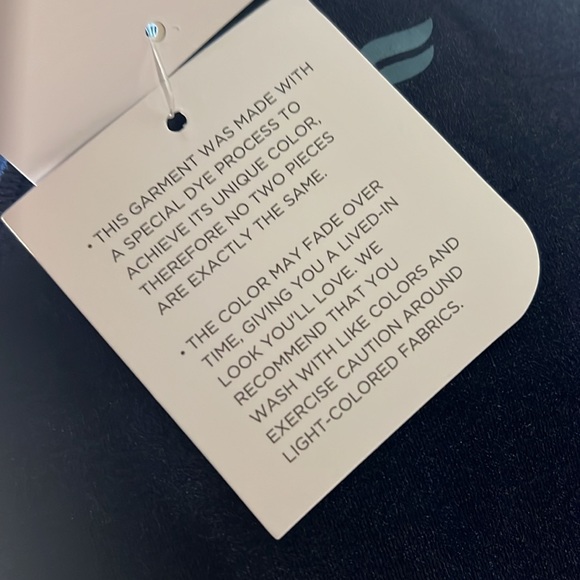 FABLETICS NWT sync seamless washed deep navy - Picture 7 of 8